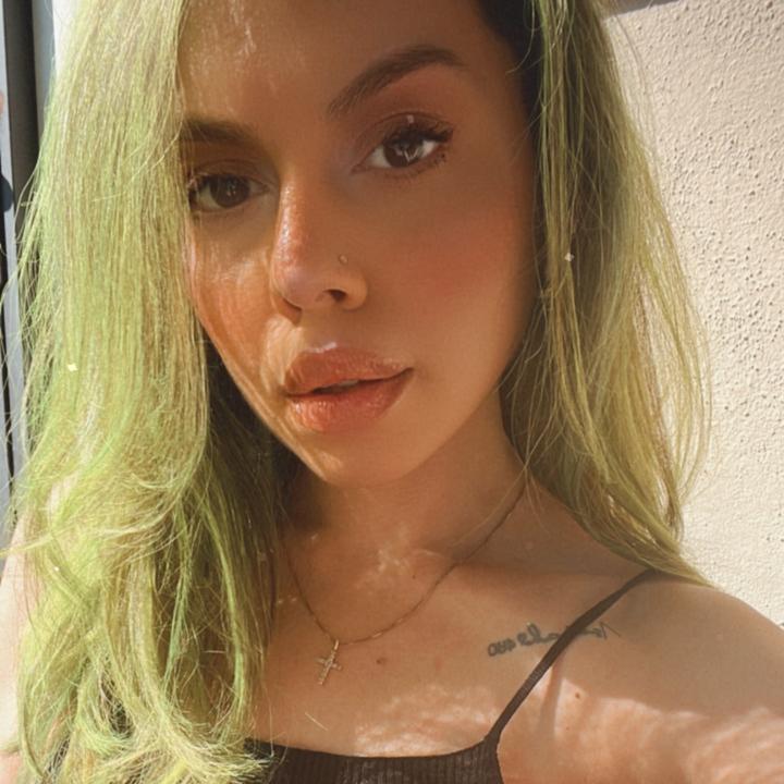 @crystal94_