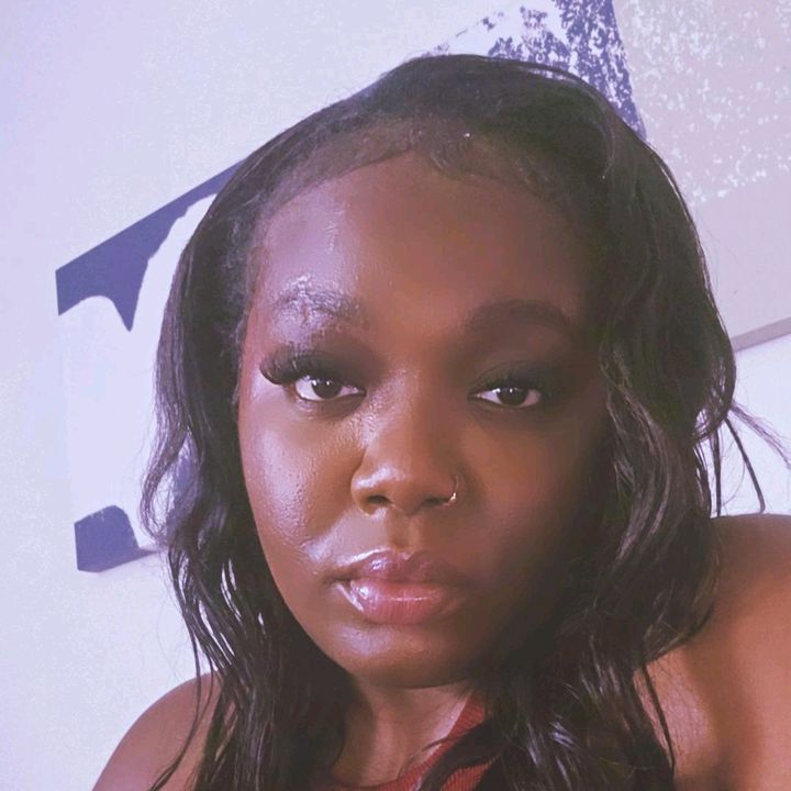 @larajeenaeinfaith