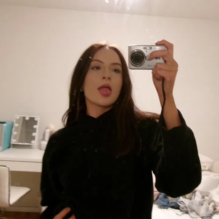 anya_grace_b