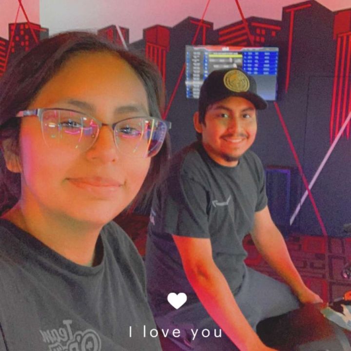 thereyesfamilyofficial