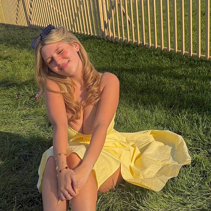 apple saucy 🏩🎀💞🌷 (@applesaucy102) - Urlebird